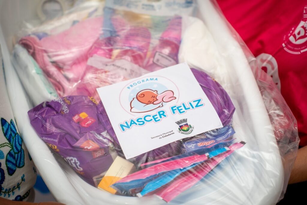 Famílias recebem kits do Programa “Nascer Feliz” em Luís Eduardo Magalhães
