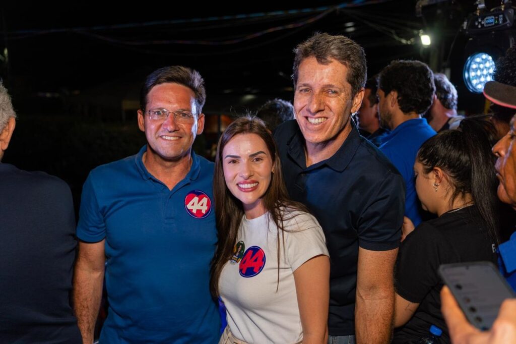 Cinthya Marabá participa do primeiro comício de campanha de Neto