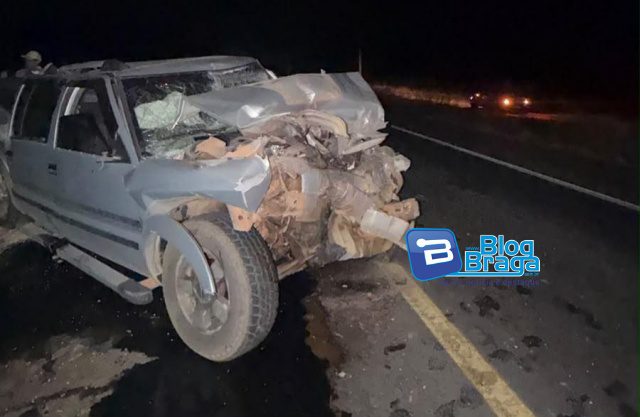 Homem fica ferido após acidente entre caminhonete e caminhão na BR-020 entre LEM e Roda Velha