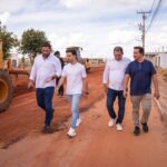 Prefeito Junior Marabá faz vistoria nas obras de pavimentação asfáltica na cidade